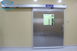 Mẫu cửa phòng mổ được dùng trong các bệnh viện