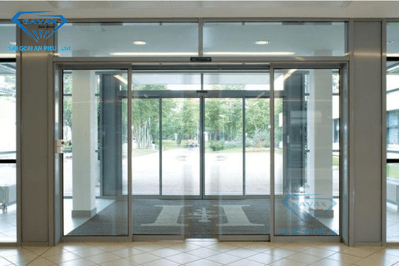 Mẫu cửa kéo kính cho siêu thị