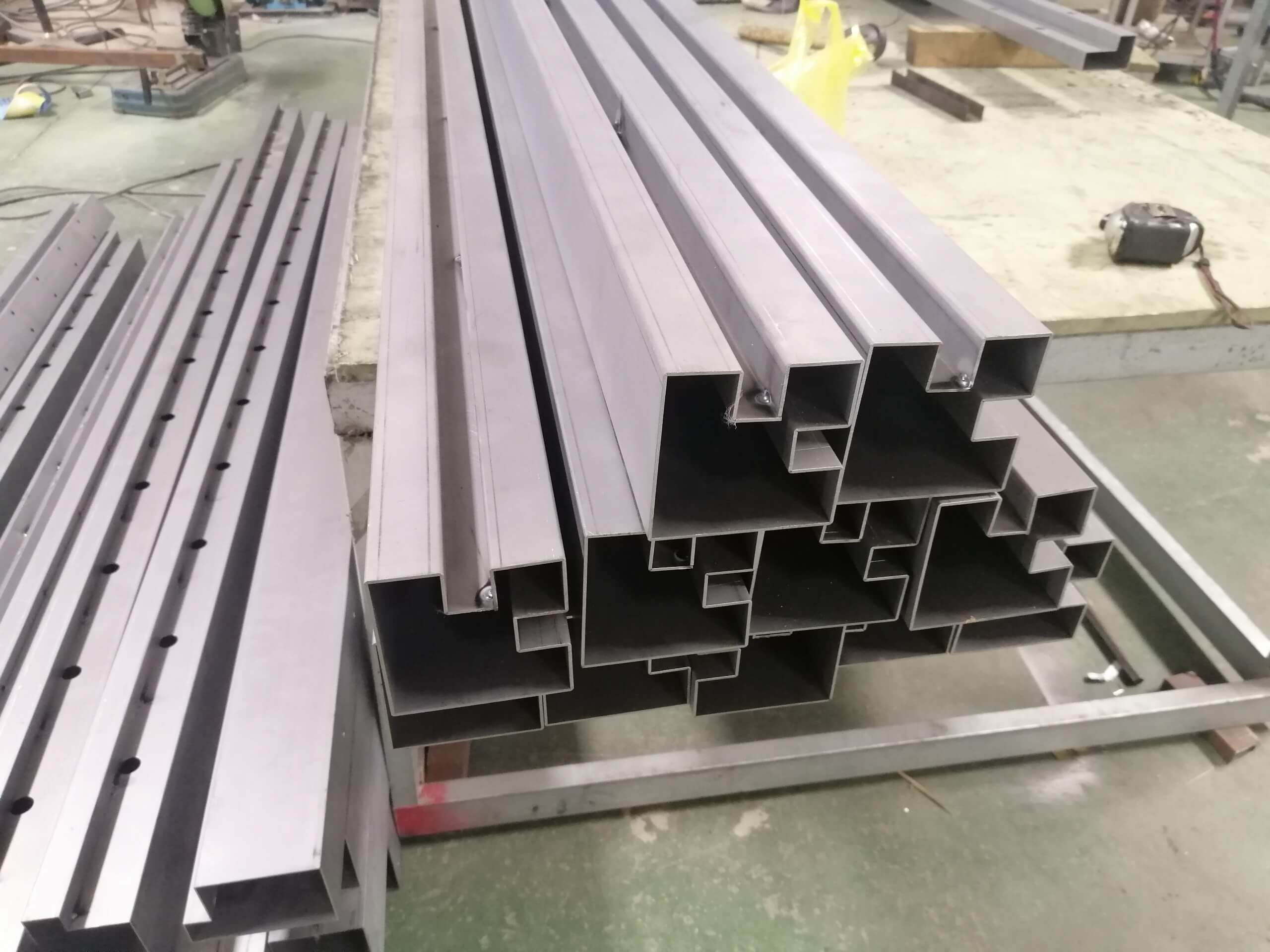 Những mẫu đố kính vừa hoàn thiện tại xưởng Savax Door Những mẫu đố kính vừa hoàn thiện tại xưởng Savax Door