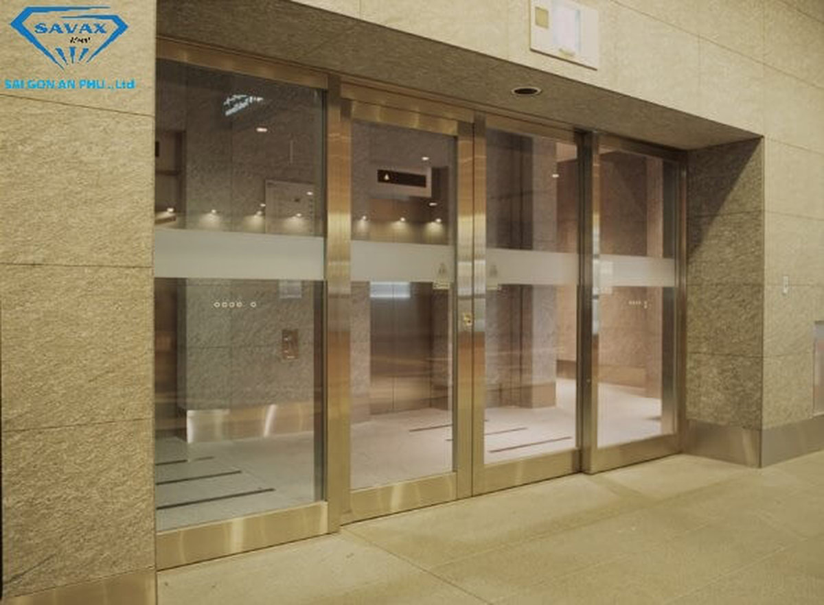 Mẫu cửa inox kính