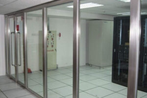 Bao gia khung cua inox