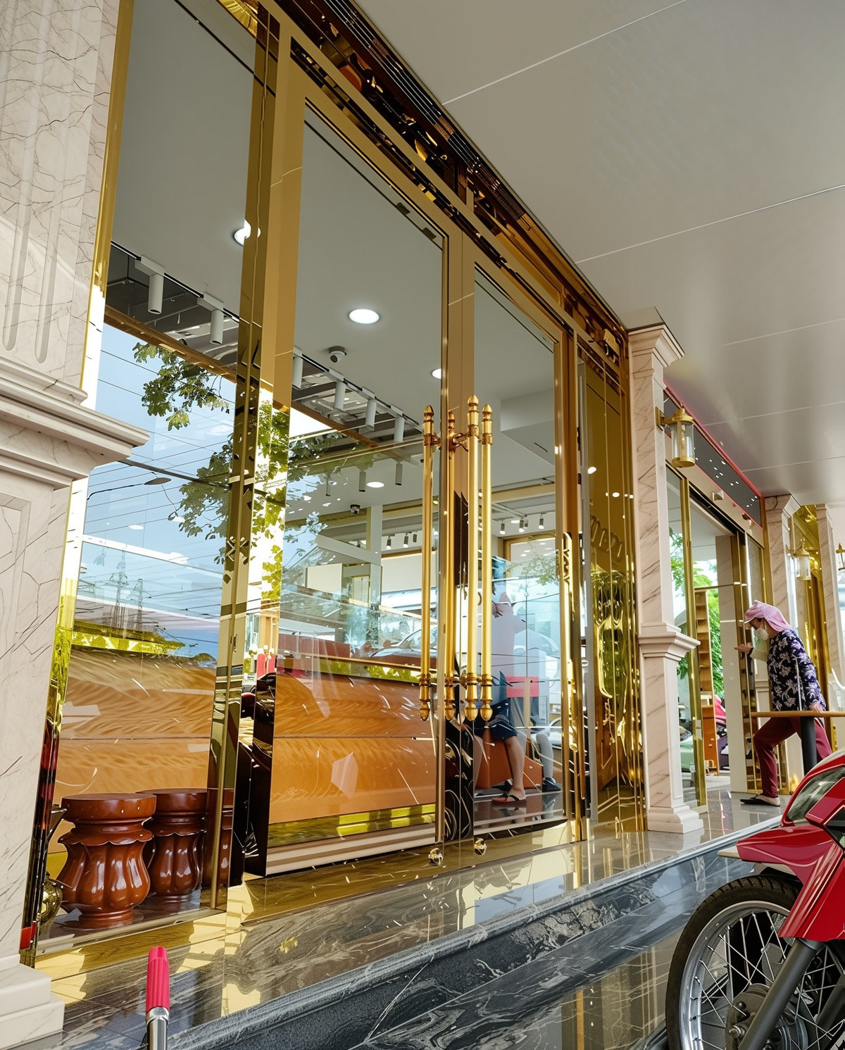 Cửa inox mạ vàng