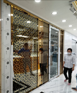Cua kinh khung inox ma vang