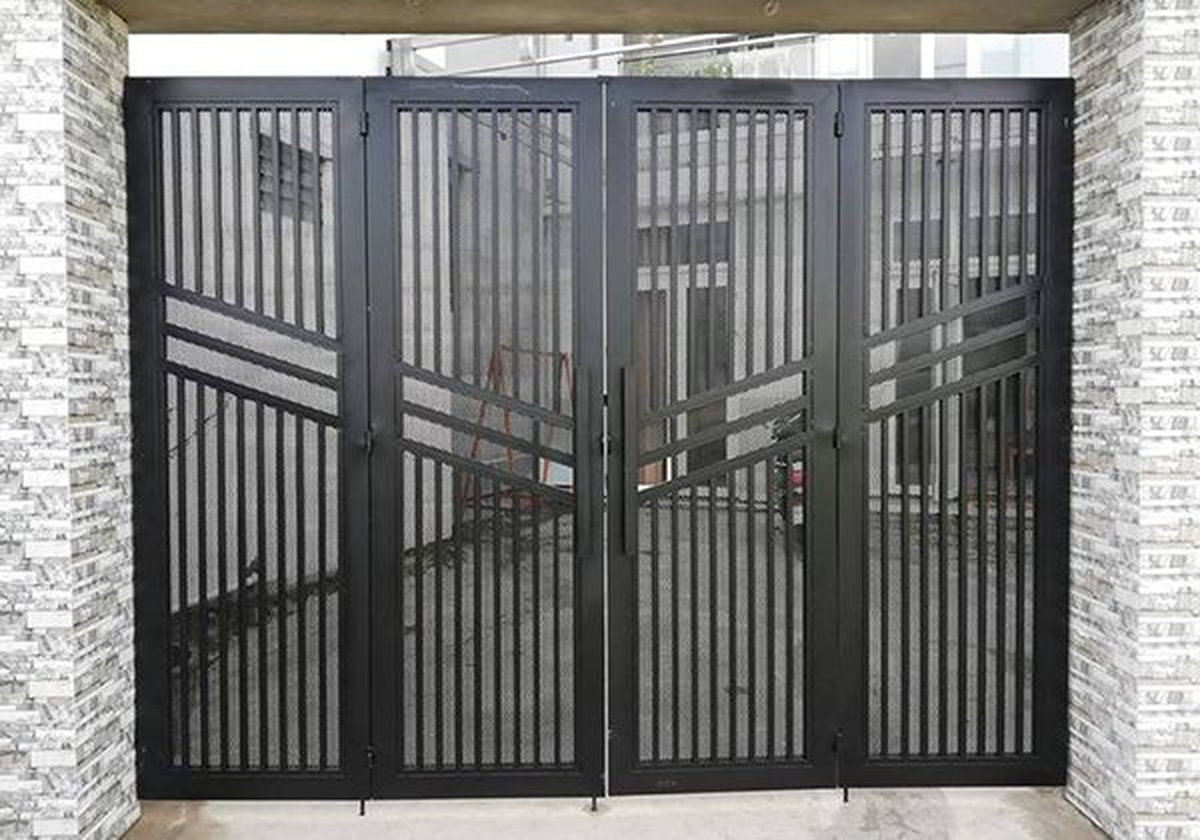 Gia công cửa inox 4 cánh sơn tĩnh điện