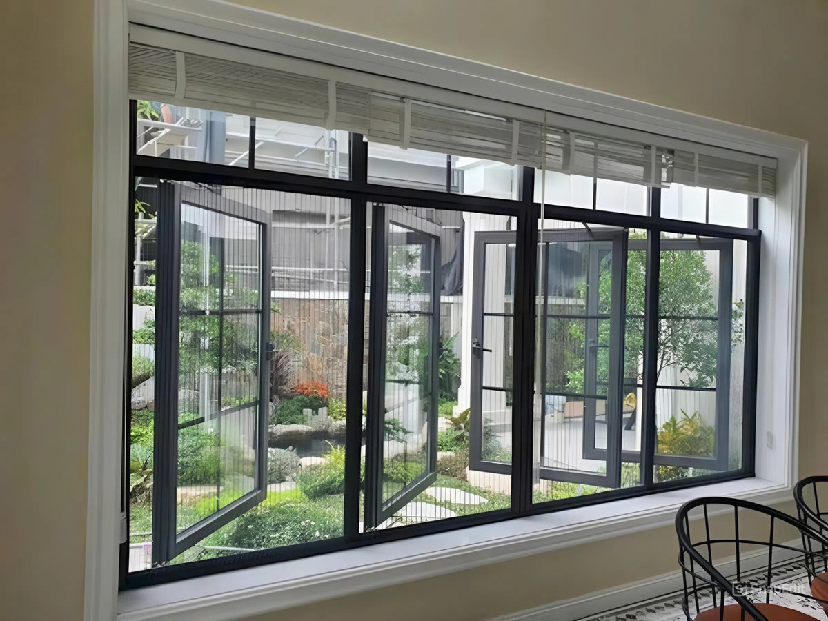 Mẫu cửa sổ kính biệt thự có lưới chống muỗi hiện đại