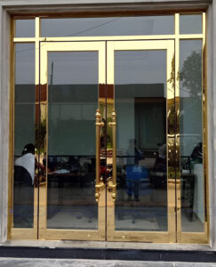 Mau cua kinh inox ma vang hien dai