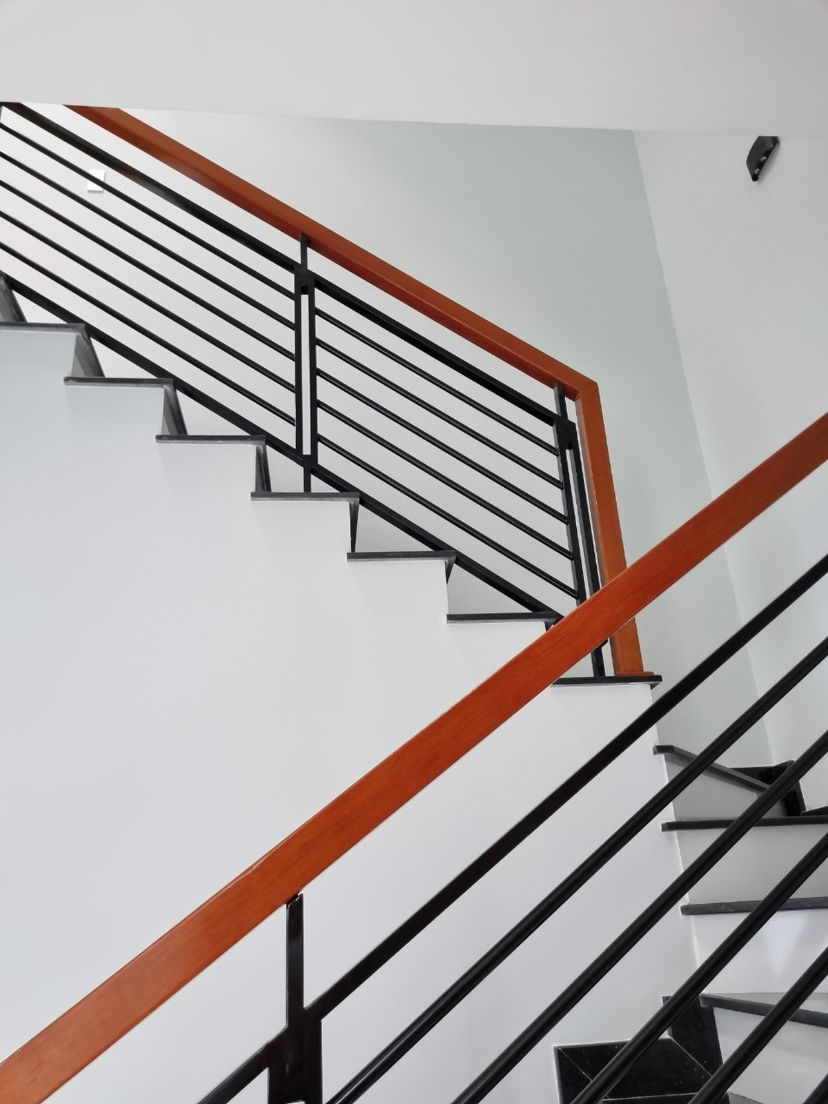 Cầu thang inox 304 cao cấp