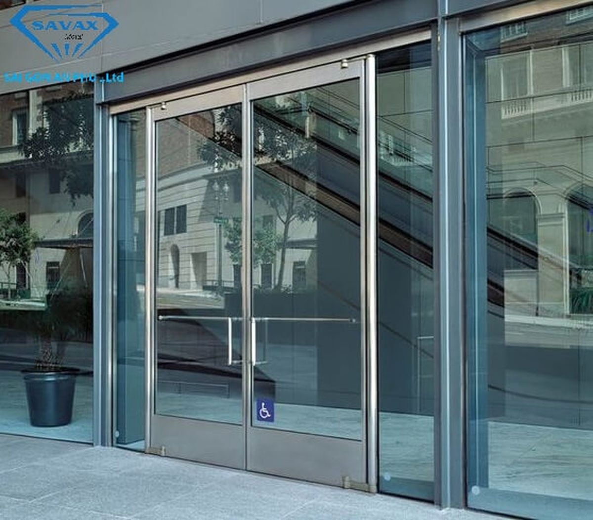 cửa thủy lực khung inox