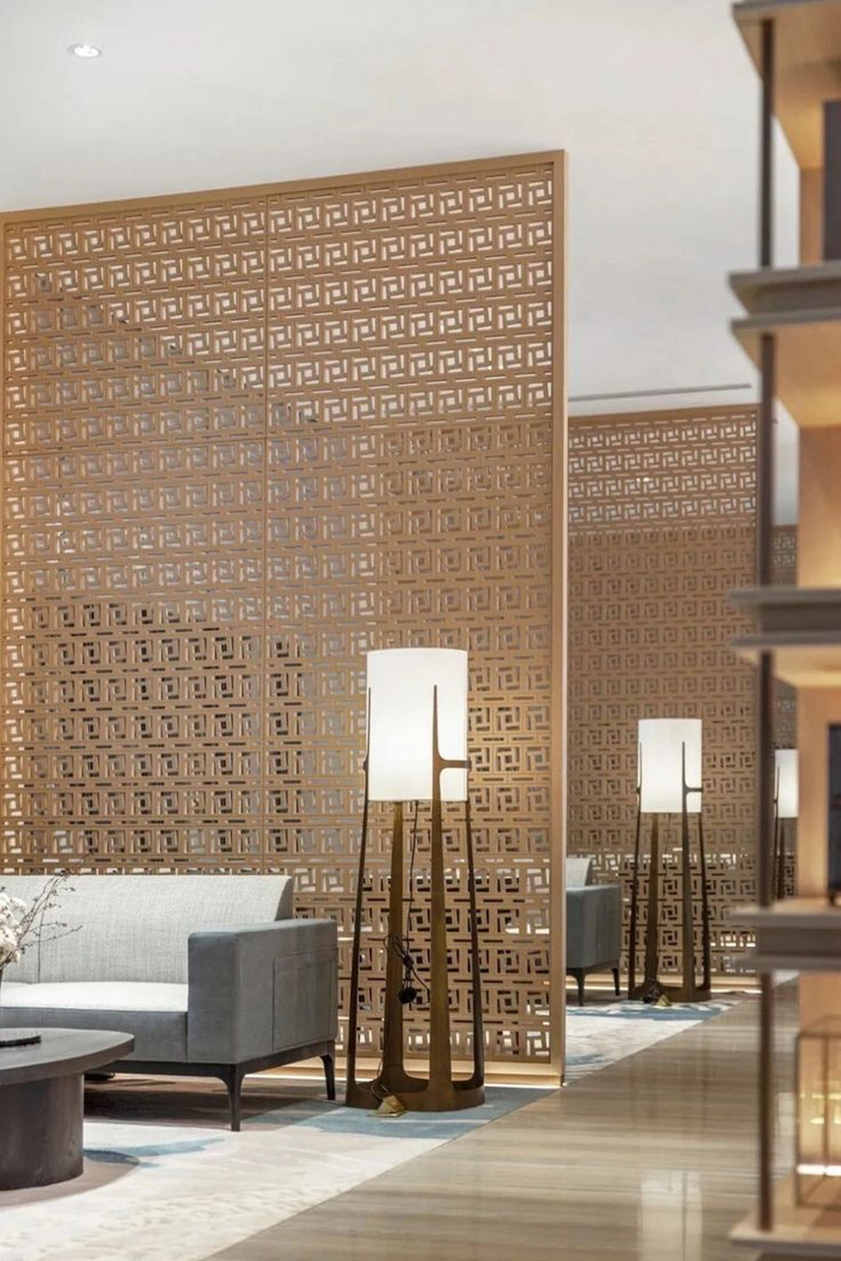 Địa chỉ bán vách ngăn CNC inox mạ vàng chất lượng