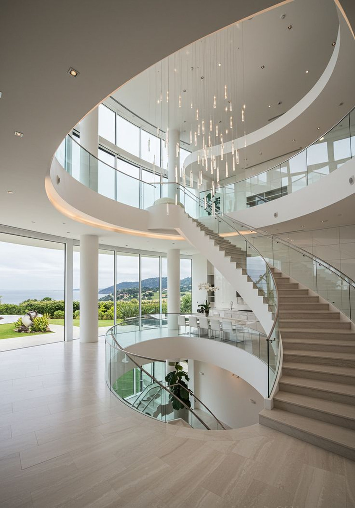 Địa chỉ thi công lan can cầu thang kính inox uy tín