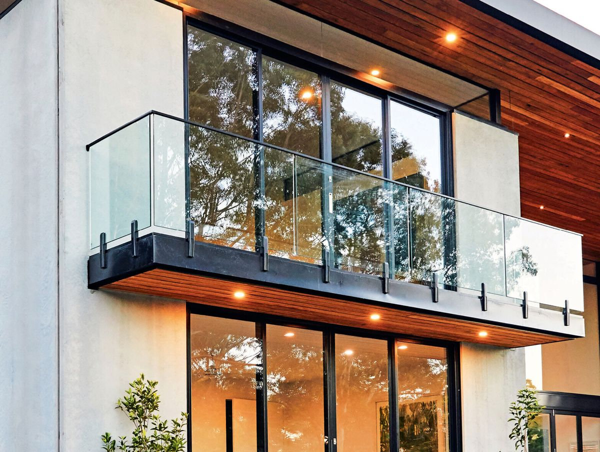 Địa chỉ thi công lan can kính inox giá rẻ