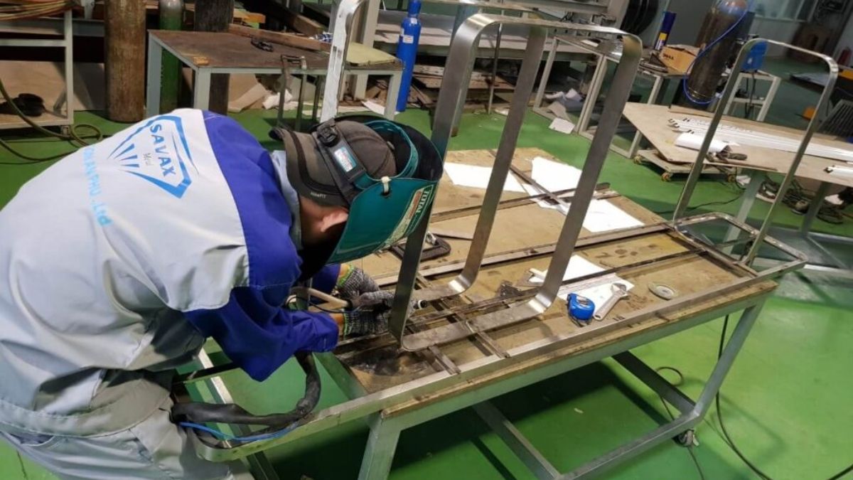 sản xuất nẹp inox mạ vàng