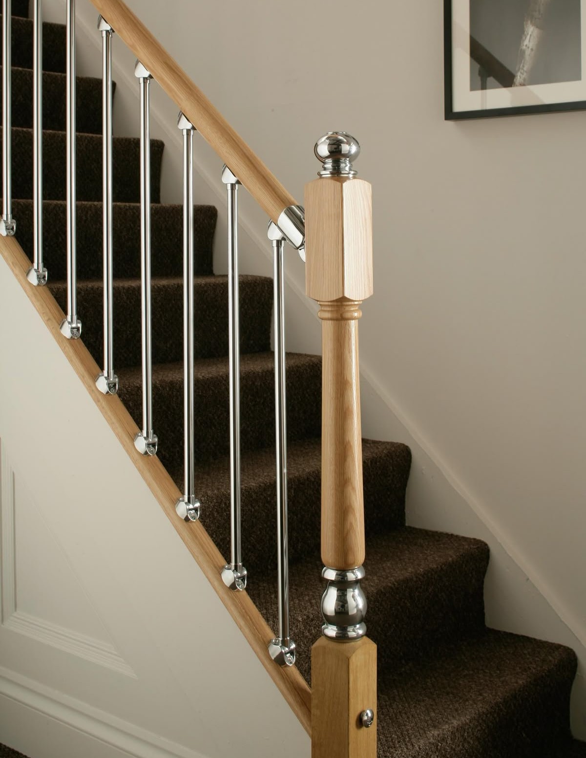 Giá trụ cầu thang inox ốp gỗ