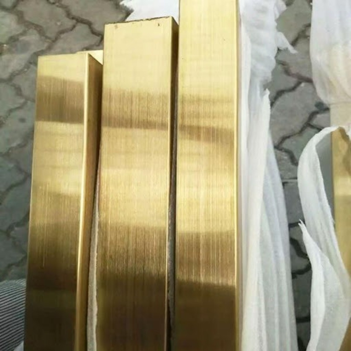 Hộp inox mạ vàng bền đẹp