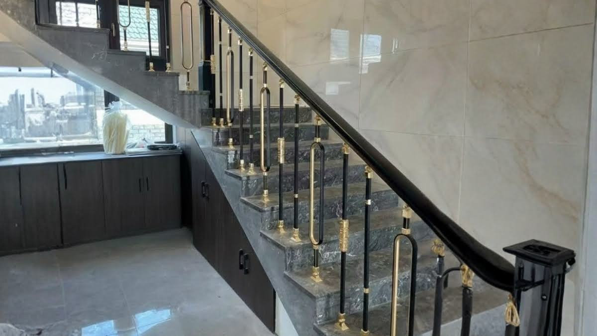 Lan can inox tay vịn gỗ