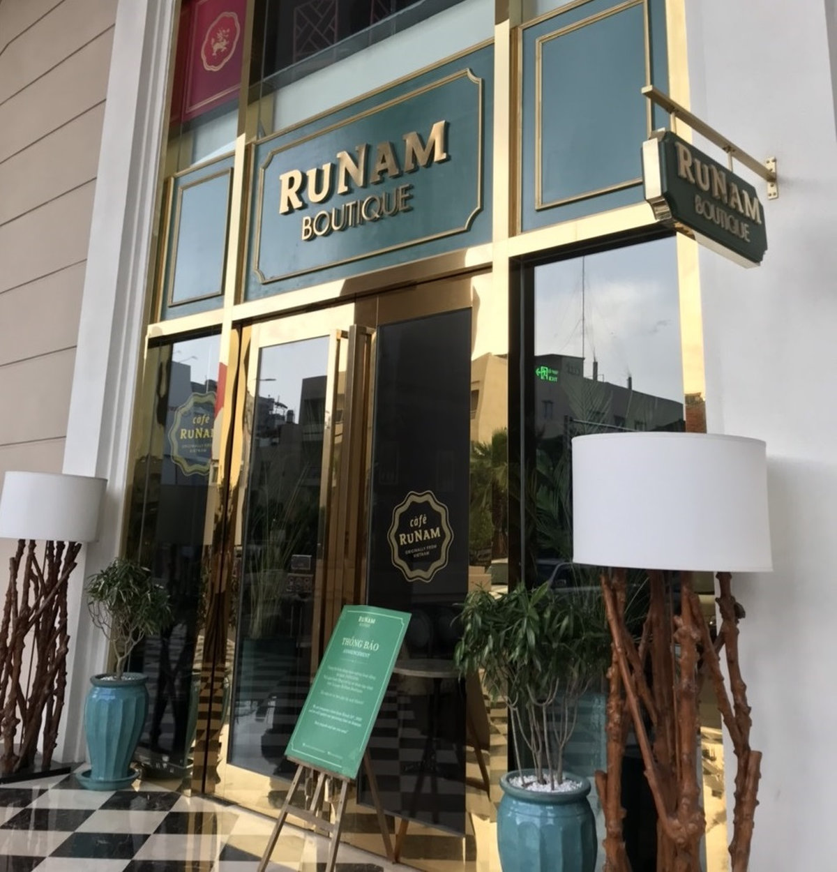 Lắp đặt cửa inox 4 cánh đẹp nhất