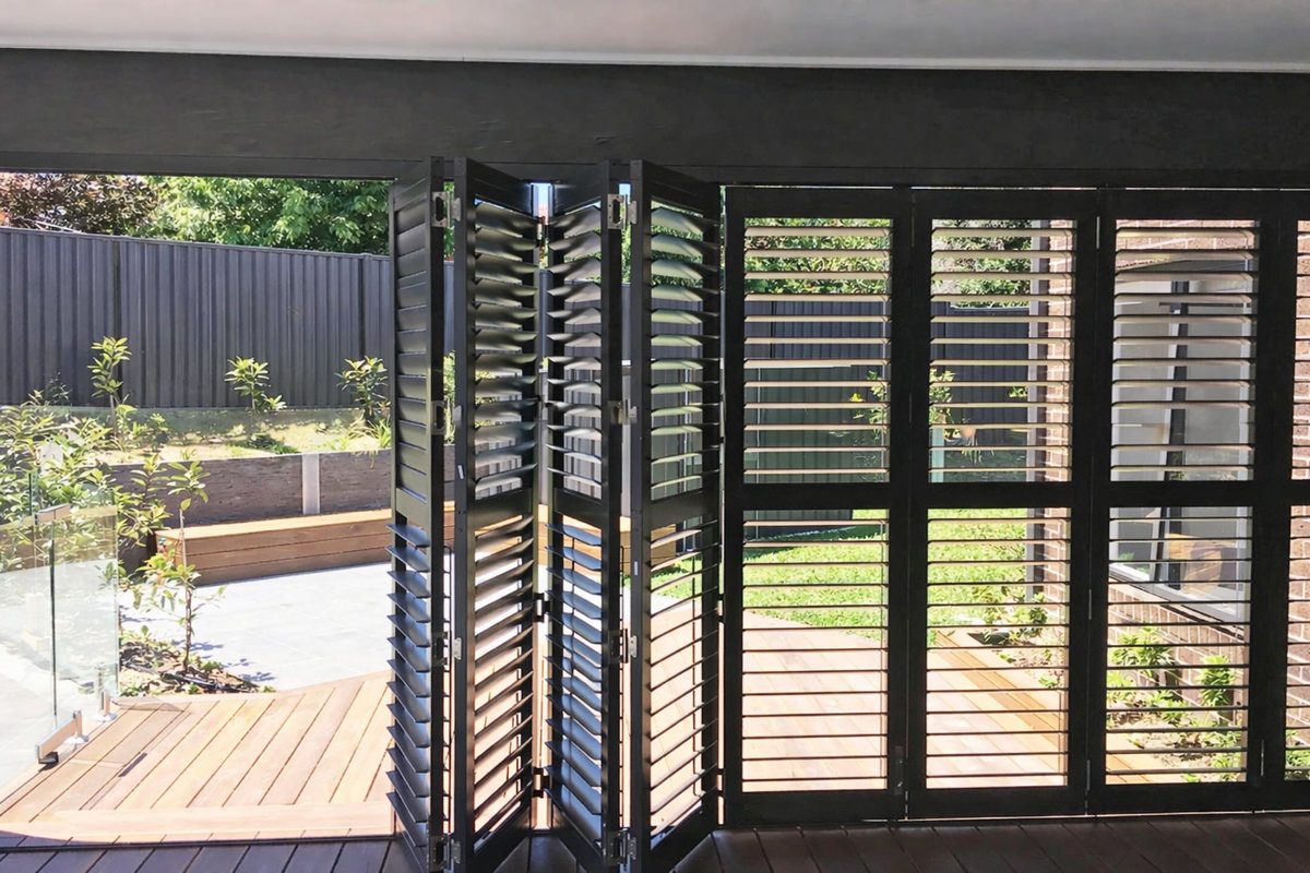 Cửa chớp lật inox phổ biến