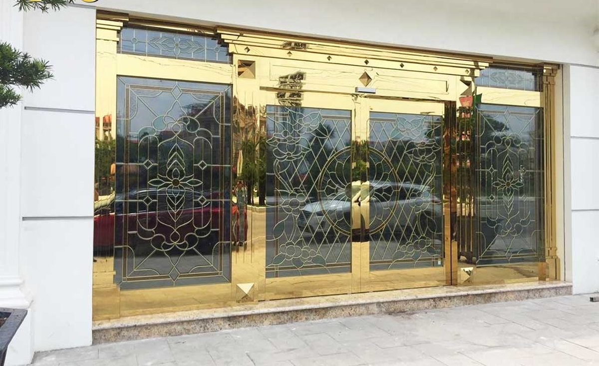 Mẫu cửa inox 4 cánh sang trọng