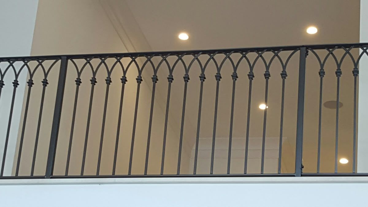 Lan can inox đen đơn giản