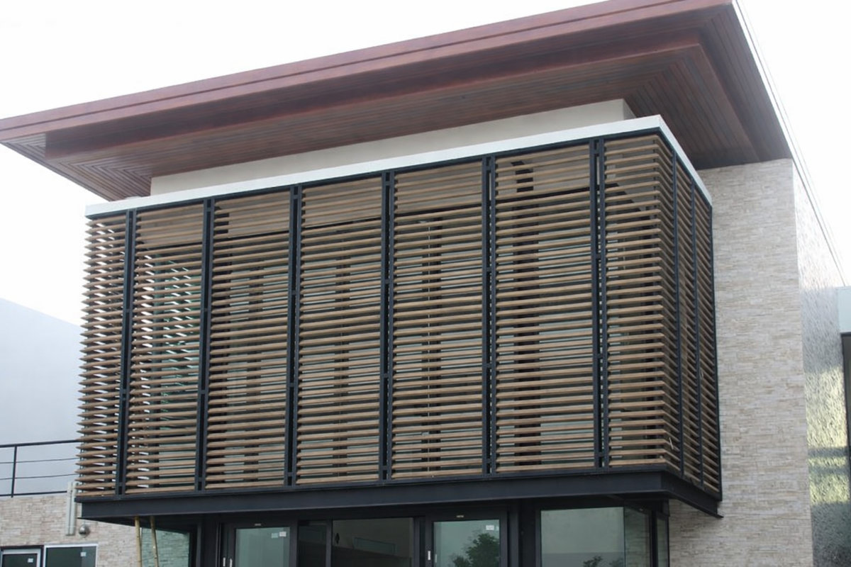 Ứng dụng của cửa chớp lật inox