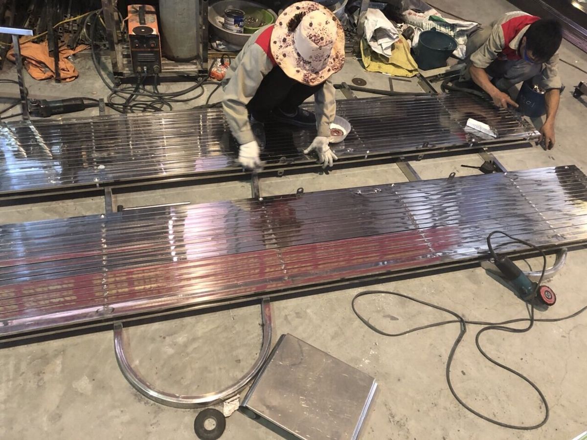 mẫu cửa inox 1 cánh kín