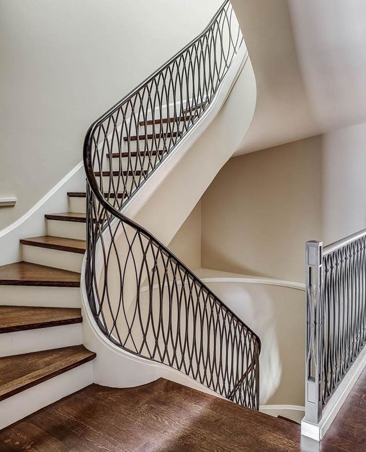 Trụ cầu thang inox đẹp