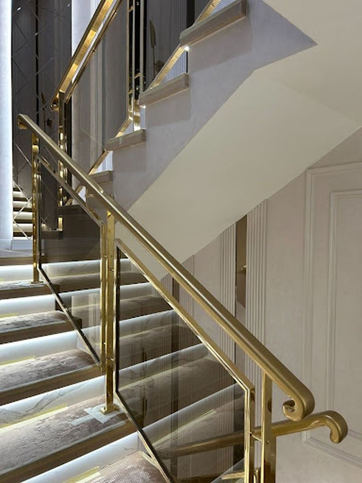 báo giá lan can cầu thang inox mạ vàng